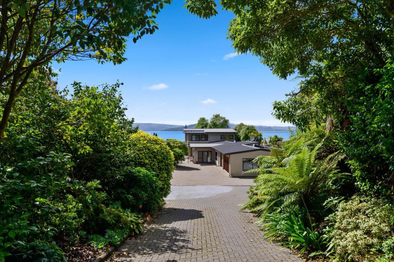 Tranquility Lakefront Rotorua Bagian luar foto